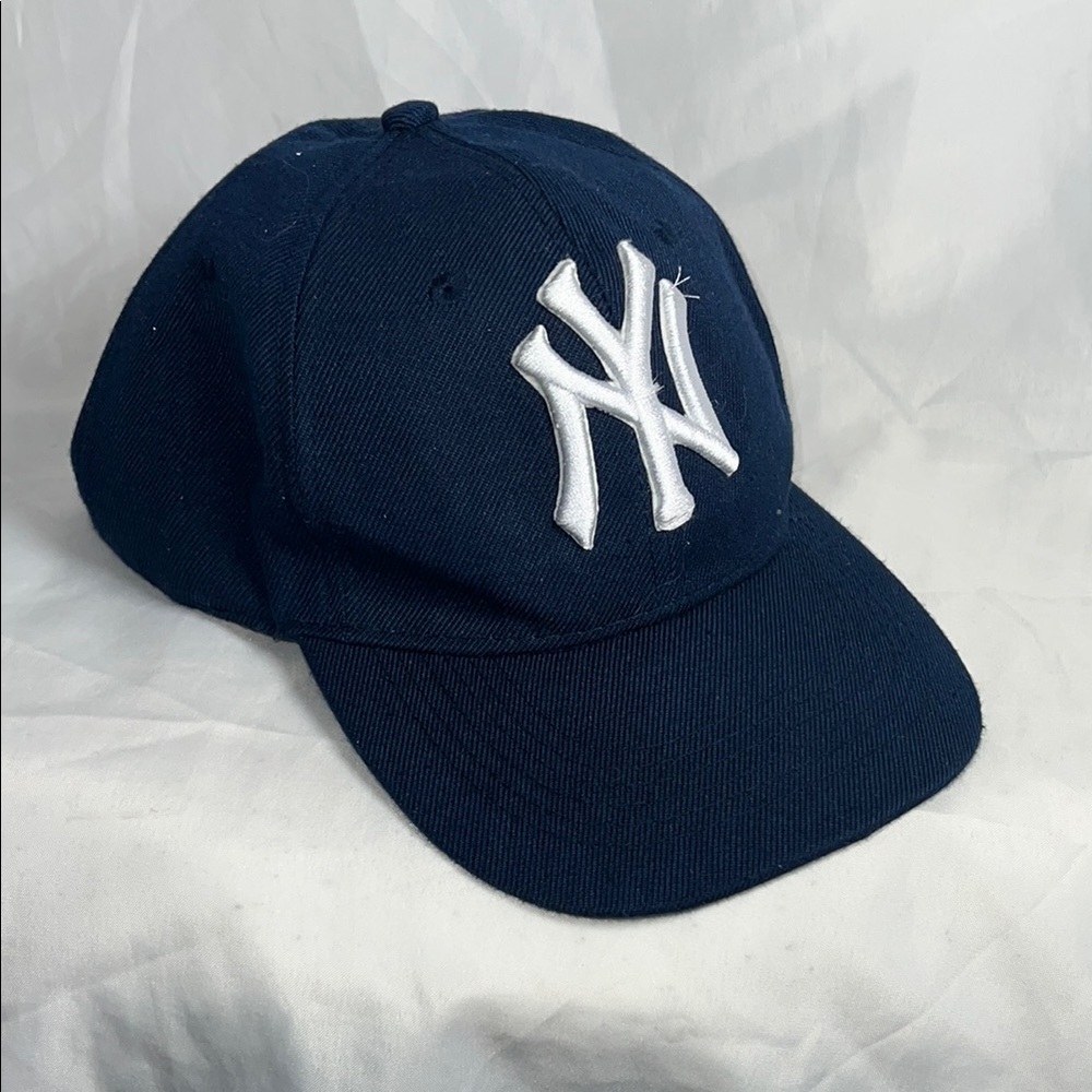 Blue & White New York Yankee Cap - Snap Back - 80% Acrylic 20% Wool